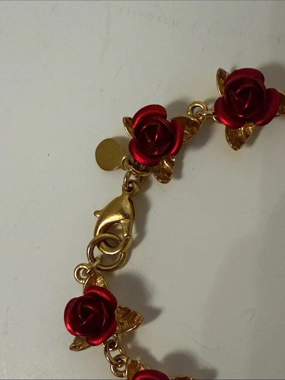 DANBURY MINT SIGNED VINTAGE BRACELET GOLD PLATE DOZEN RED ENAMEL ROSES 7.5”